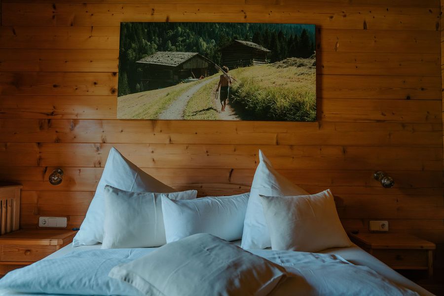 Gamskofel Double Room — 3/8